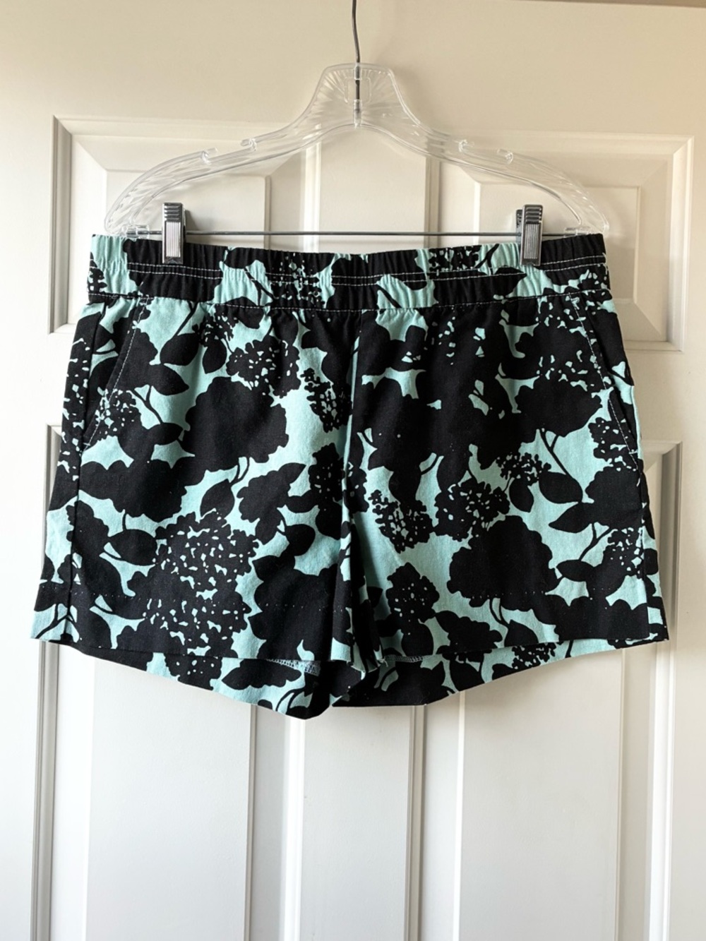 Three Dots Linen & Cotton Shorts Floral Black & Teal Size M